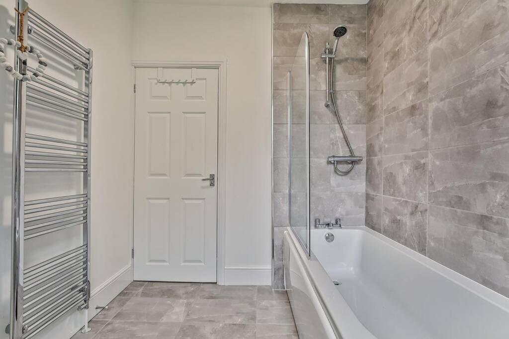 Refurbished Plush Property Great Transport Links Шеффілд Екстер'єр фото